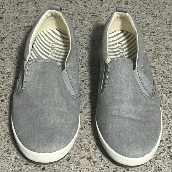 Taos Dandy Slip On Sneakers Grey Wash Canvas Shoes size 11 EUC - Picture 2 of 9